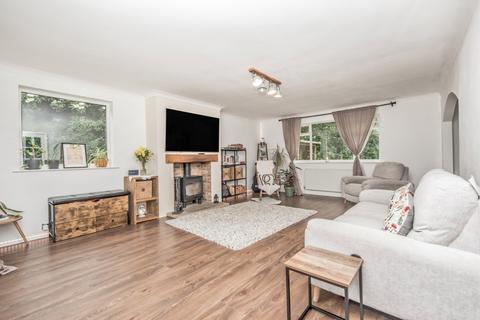 3 bedroom detached house for sale, Field Head Lane, Birstall, West Yorkshire, WF17