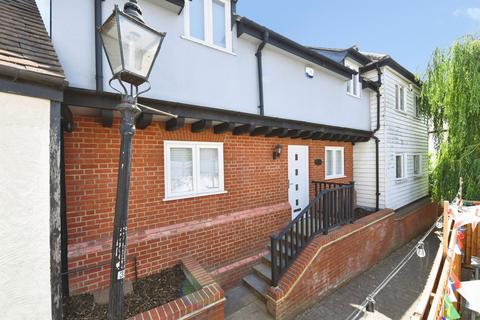 2 bedroom end of terrace house for sale, Attwell Mews, Benfleet