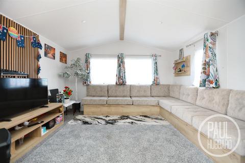 2 bedroom mobile home for sale, London Road, Pakefield, NR33