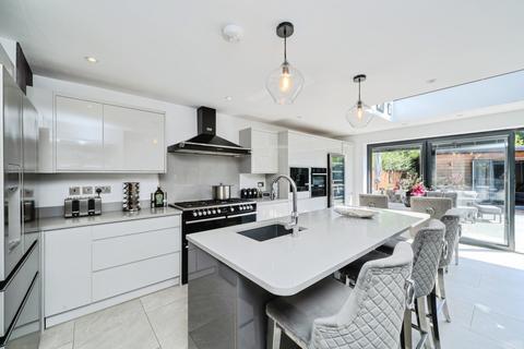 2 bedroom bungalow for sale, Deans Walk, Great Bookham, Leatherhead, Surrey, KT23