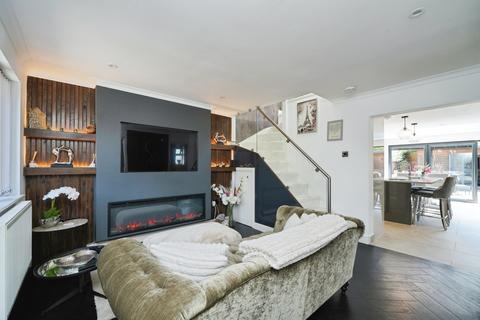 2 bedroom bungalow for sale, Deans Walk, Great Bookham, Leatherhead, Surrey, KT23