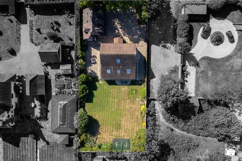 undefined, High Road, Loughton IG10