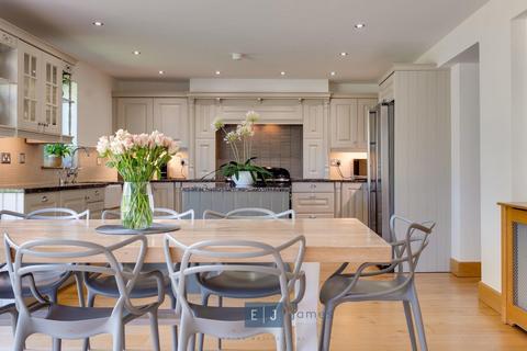 undefined, High Road, Loughton IG10