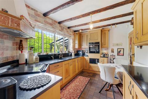 4 bedroom detached house for sale, 16 Meadow Drive, Prestbury, SK10