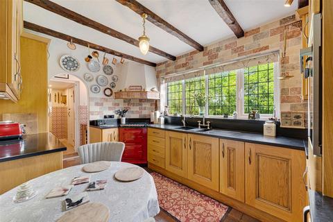 4 bedroom detached house for sale, 16 Meadow Drive, Prestbury, SK10