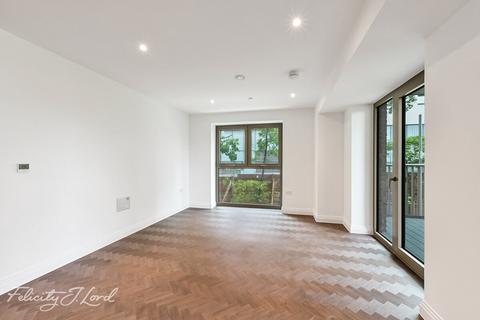undefined, Western Gateway, London E16