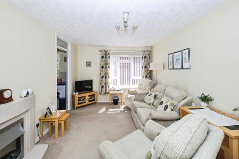 2 bedroom flat for sale, Long Street, Atherstone, Warwickshire, CV9