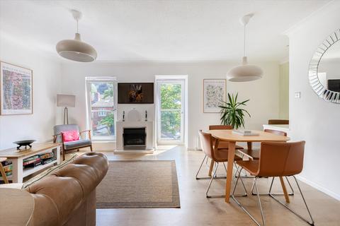 2 bedroom detached house for sale, Eastgate Street, Winchester, Hampshire SO23