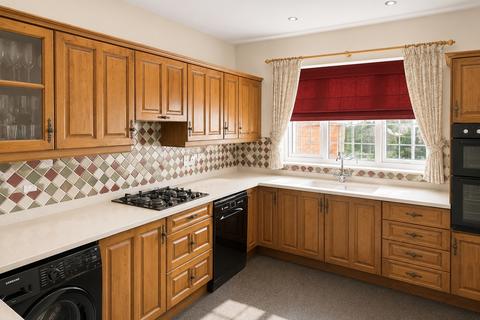3 bedroom semi-detached house for sale, Kineton Green Road, Solihull, West Midlands, B92