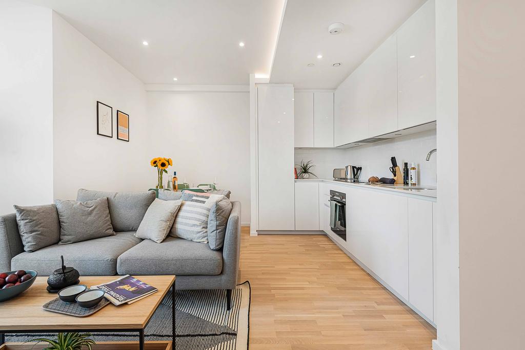 Spacious 1 Bed Apartment | Bills Included at Gravity Co., Reading, 59-74 Queens Road RG1 - View 2