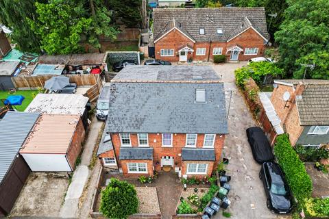 2 bedroom flat for sale, Lordship Road, Cheshunt, Waltham Cross