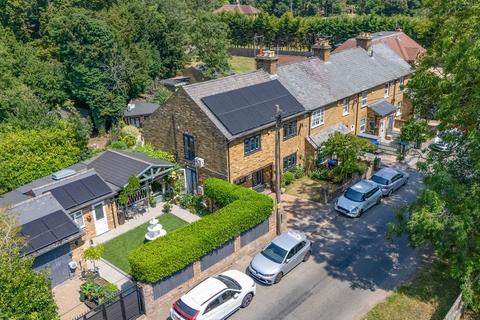 Norwood Lane, Iver Heath SL0