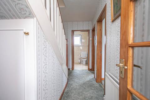 3 bedroom terraced house for sale, 20 The Cairns, Charlestown, KY11 3EP