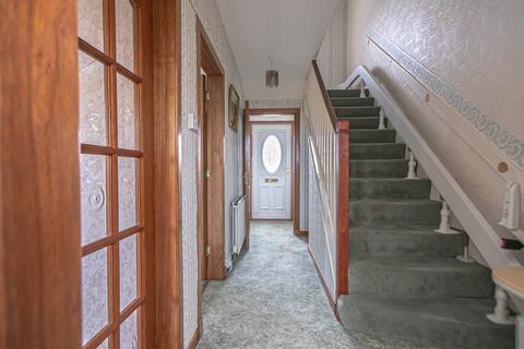 3 bedroom terraced house for sale, 20 The Cairns, Charlestown, KY11 3EP