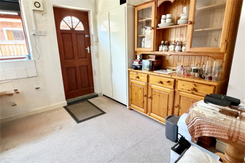 2 bedroom bungalow for sale, 12, Burnham Avenue, Beeston, Nottingham NG9 5AH