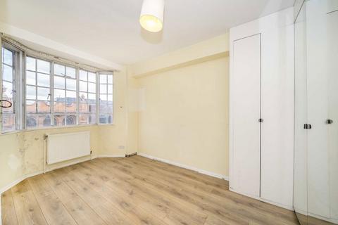 Studio for sale, Chelsea Cloisters, London SW3
