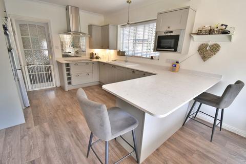 4 bedroom detached house for sale, Chander Close, Ferndown, BH22