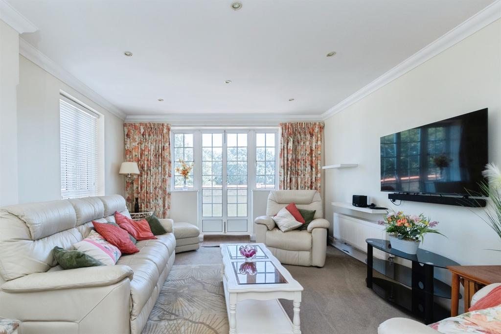Apartment in Bournemouth - View 3