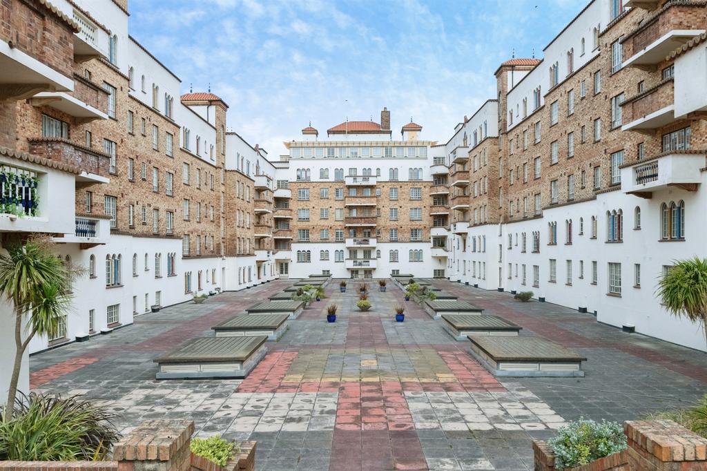 Apartment in Bournemouth - More