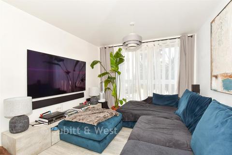 2 bedroom ground floor flat for sale, Commonwealth Drive, Commonwealth Drive, West Sussex