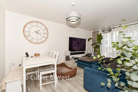 2 bedroom ground floor flat for sale, Commonwealth Drive, Commonwealth Drive, West Sussex
