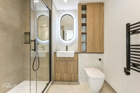 undefined, Western Gateway, London E16