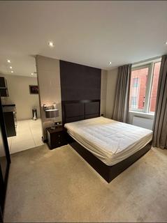 Studio to rent, Judd Street, LONDON