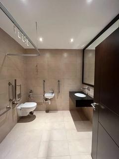 Studio to rent, Judd Street, LONDON