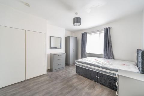 4 bedroom house to rent, St Andrews Road, East Acton, London, W3