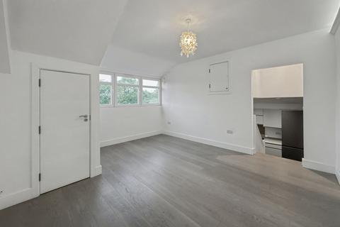 2 bedroom flat to rent, Great North Road, London, N6