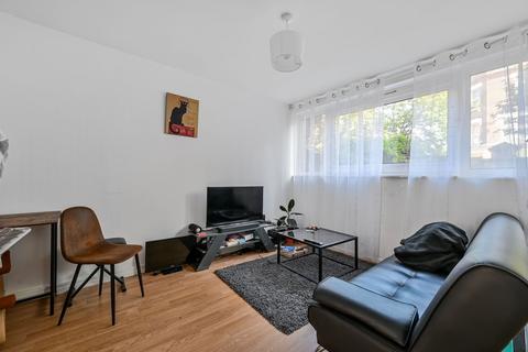 3 bedroom maisonette to rent, Roman Road, Bethnal Green, London, E2