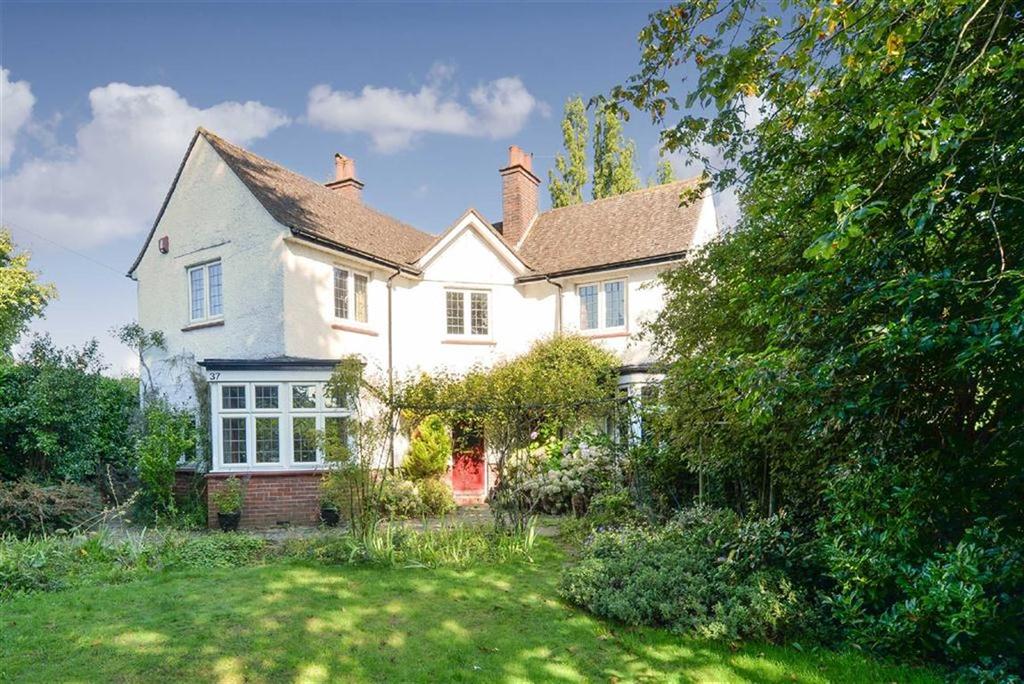 West Hill Avenue, Epsom, Surrey 5 bed detached house £885,000