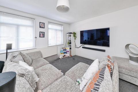 2 bedroom ground floor flat for sale, High Street, Newport Pagnell