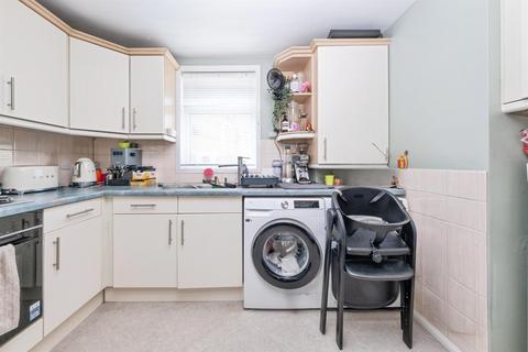 2 bedroom ground floor flat for sale, High Street, Newport Pagnell