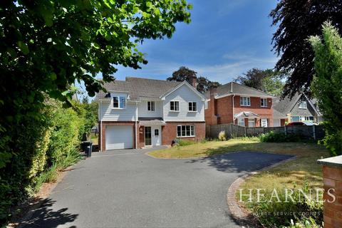4 bedroom detached house for sale, Wincombe Drive, Ferndown, BH22