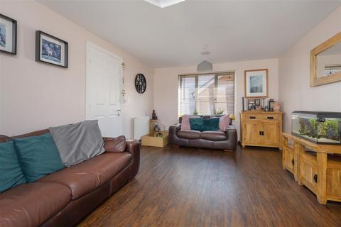 4 bedroom semi-detached house for sale, Aurelie Way, Whitstable