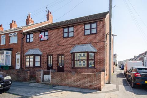 2 bedroom end of terrace house for sale, Arthur Street, WITHERNSEA