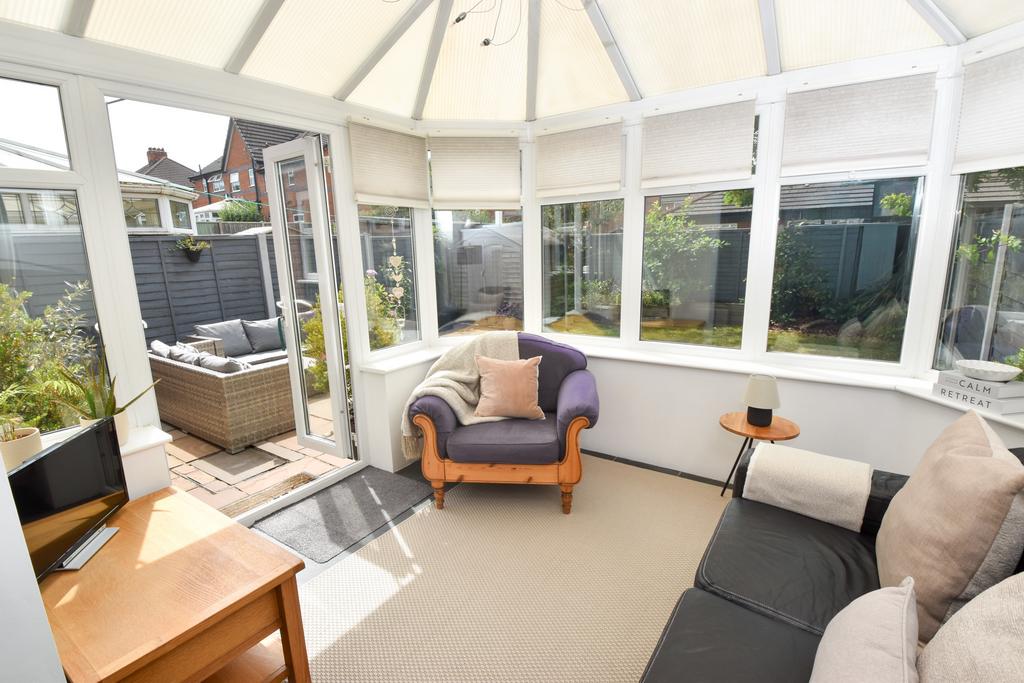 Walmsley Grove, Urmston, M41 – další