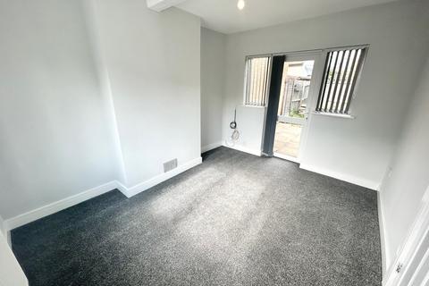 3 bedroom semi-detached house to rent, Southlea Avenue, Leamington Spa, CV31
