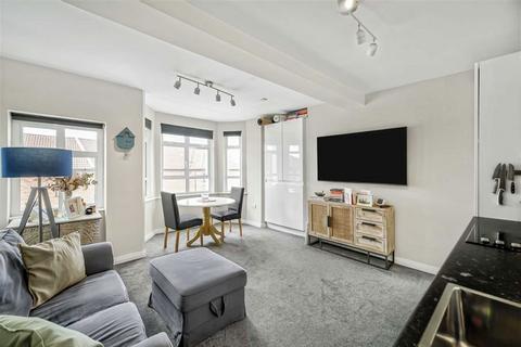 1 bedroom flat for sale, Curwen Road, London W12