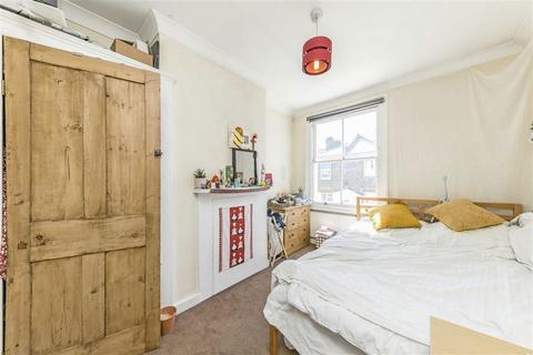 4 bedroom semi-detached house to rent, Mauritius Road, London SE10