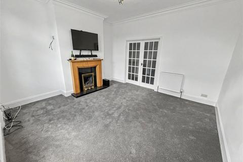 2 bedroom terraced house to rent, George Street, Cleckheaton, Bradford, BD19