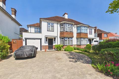 Onslow Gardens, Sanderstead