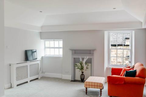 4 bedroom house to rent, Gloucester Lane, New Town,