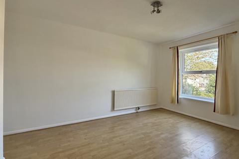 3 bedroom semi-detached house to rent, Holbeam Close, Newton Abbot