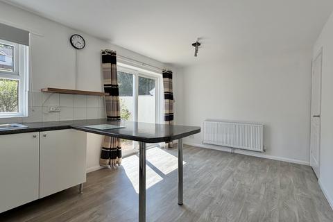 3 bedroom semi-detached house to rent, Holbeam Close, Newton Abbot