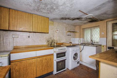 2 bedroom semi-detached house for sale, 15 Leighton Buzzard Road, Water End, Hemel Hempstead, Hertfordshire, HP1 3BH