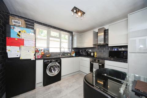 2 bedroom flat for sale, New Bedford Road, Luton