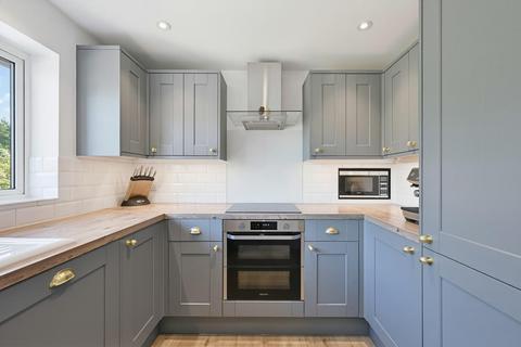 3 bedroom maisonette for sale, Shawley Crescent, Epsom