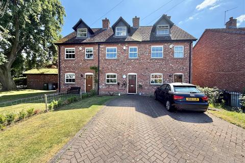3 bedroom townhouse for sale, Twinnies Road, Wilmslow
